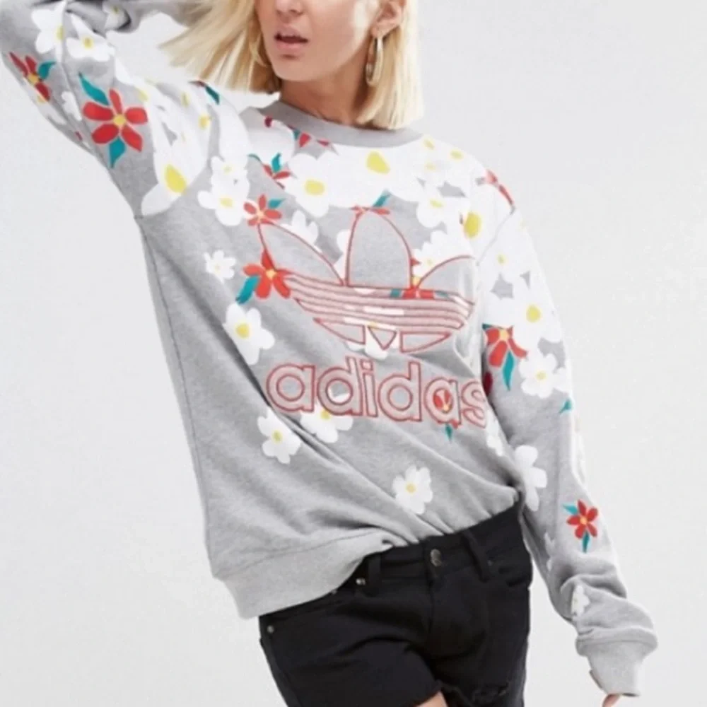 Adidas Originals x Pharrell Williams Kauwela Daisy Crewneck Sweatshirt - Picture 8 of 16